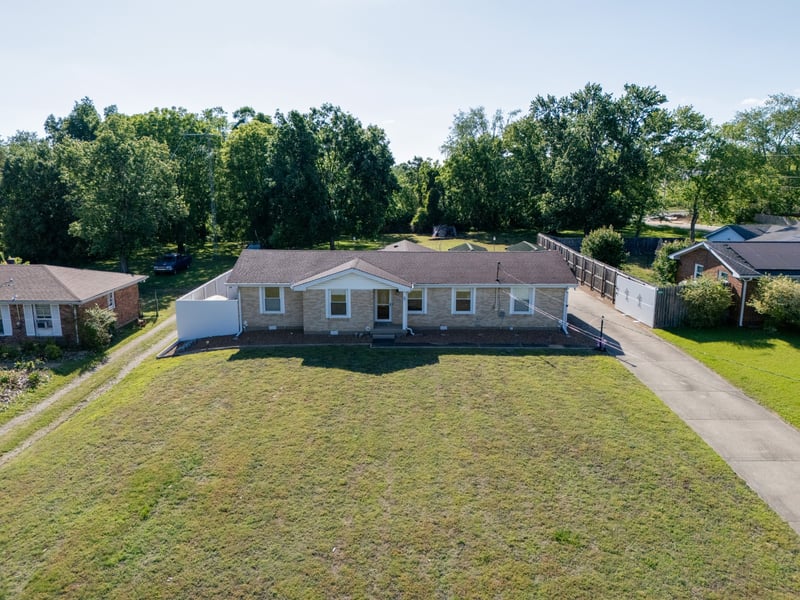 235 Sterling Rd, Hendersonville, TN 37075