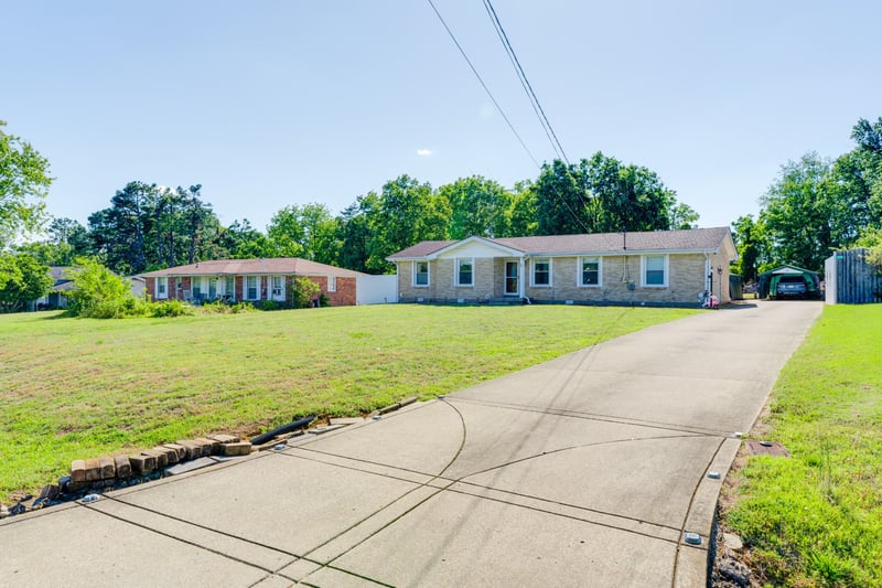 235 Sterling Rd, Hendersonville, TN 37075