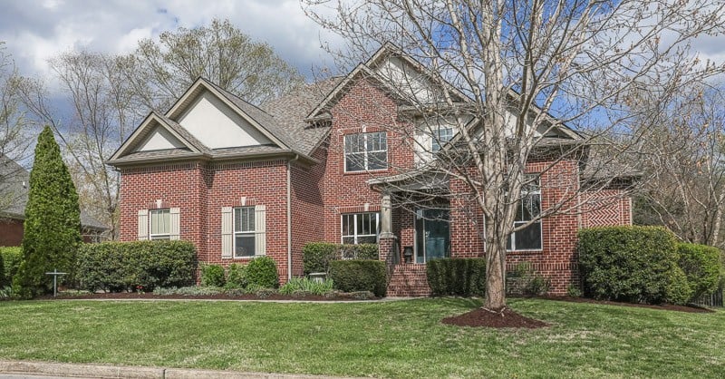 1060 Dorset Dr, Hendersonville, TN 37075