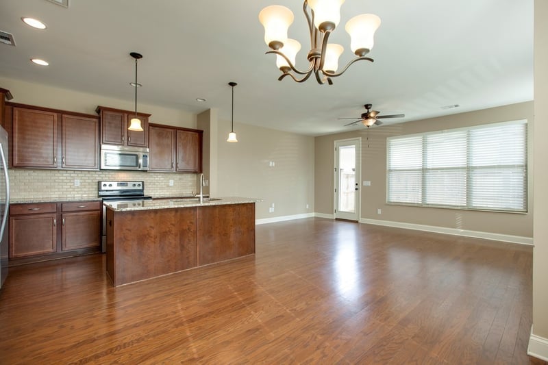 1966 Newark Ln, Thompsons Station, TN 37179