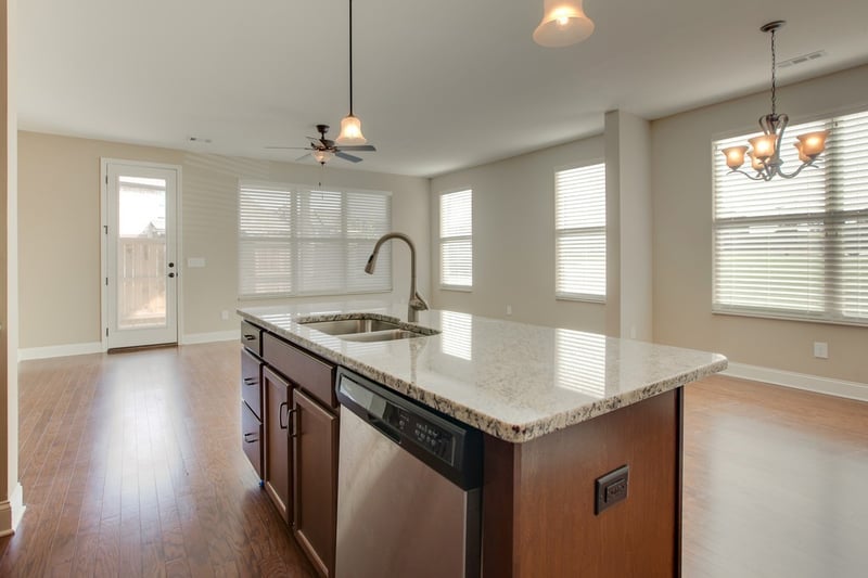 1966 Newark Ln, Thompsons Station, TN 37179