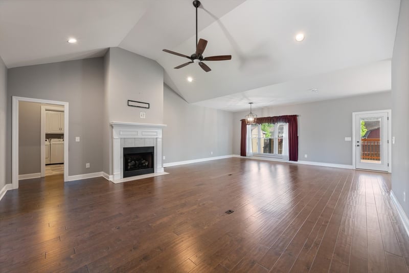 104 Holly Berry Dr, Columbia, TN 38401