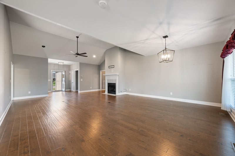 104 Holly Berry Dr, Columbia, TN 38401