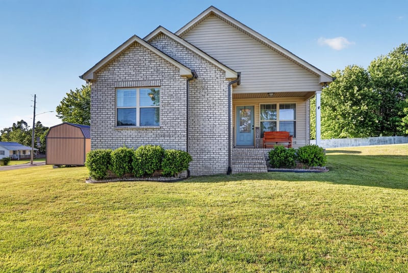 1702 Old Highway 31 E, Westmoreland, TN 37186