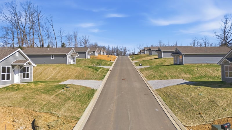 Hill Pl, Dickson, TN 37055