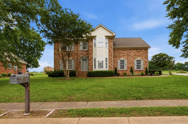 100 Alderwood Dr, Columbia, TN 38401