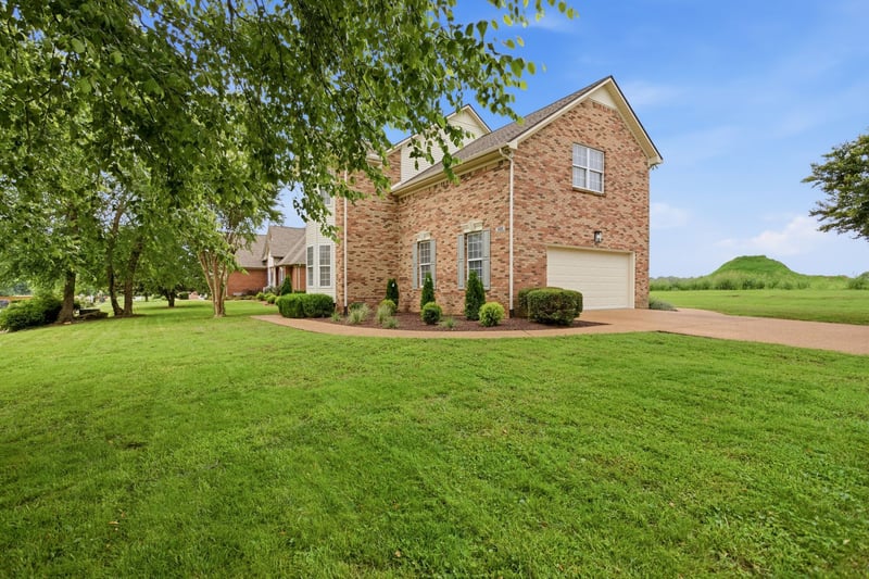 100 Alderwood Dr, Columbia, TN 38401