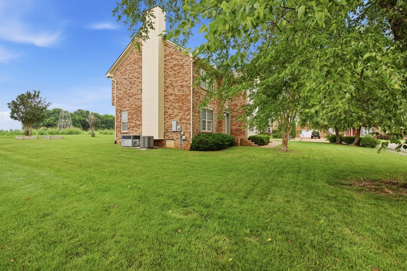 100 Alderwood Dr, Columbia, TN 38401