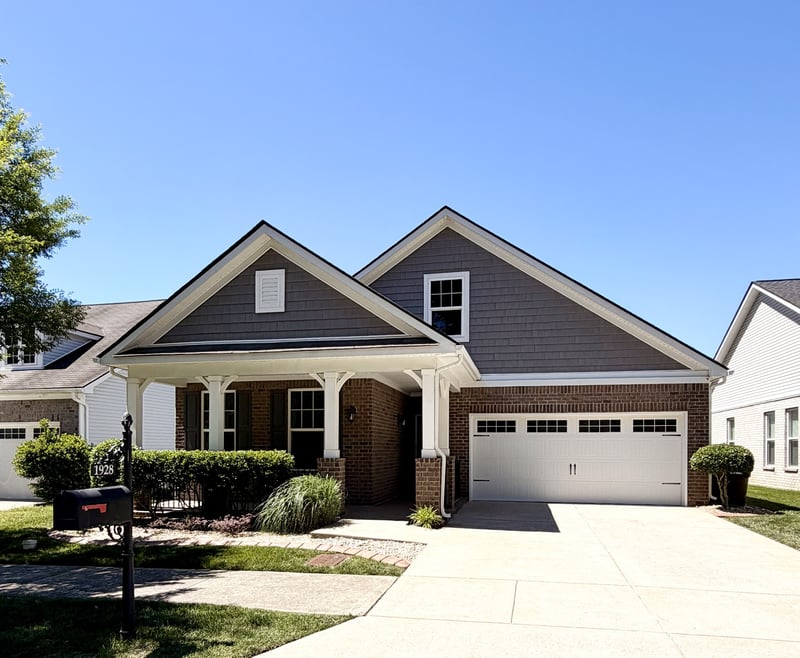 1928 Stonewater Dr, Hermitage, TN 37076