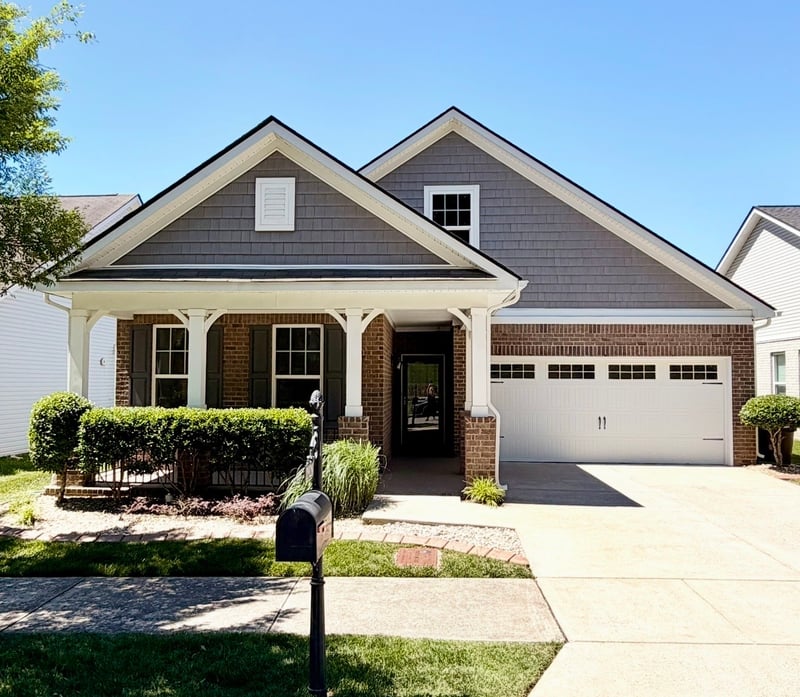 1928 Stonewater Dr, Hermitage, TN 37076