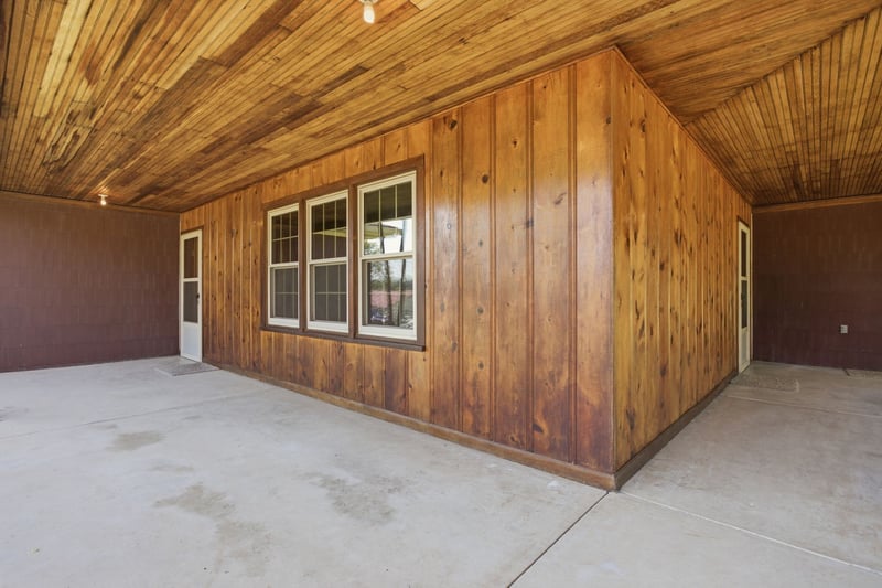 131 Greenwood Acres Dr, Columbia, TN 38401