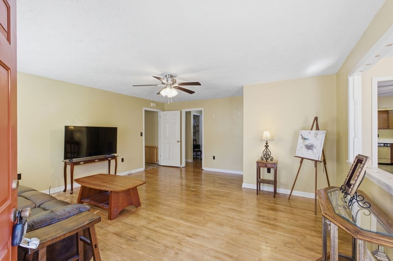 442 Crescent Dr, Springfield, TN 37172