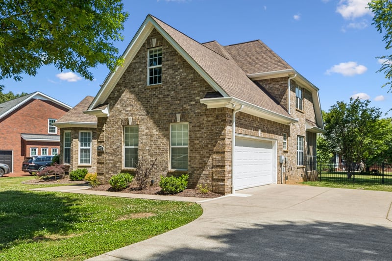 5442 Saint Ives Dr, Murfreesboro, TN 37128