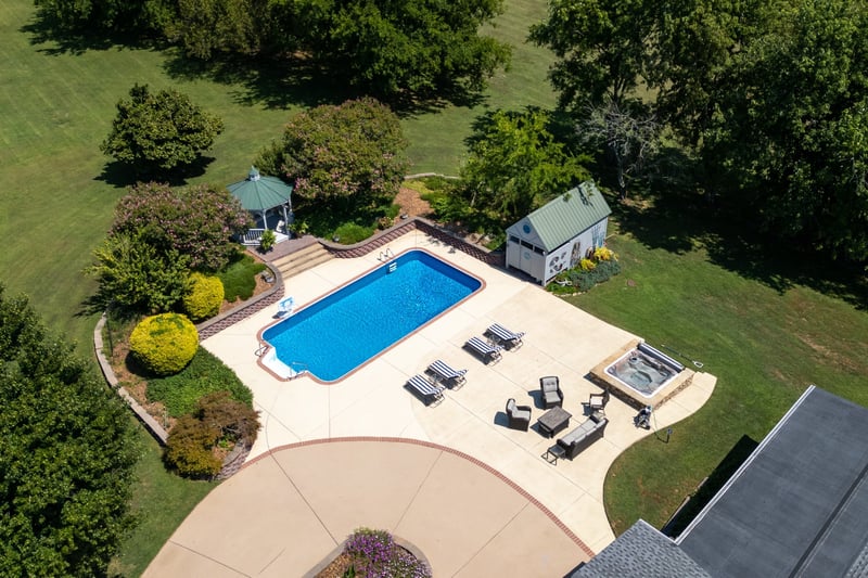 344 Peach Valley Rd, Gallatin, TN 37066