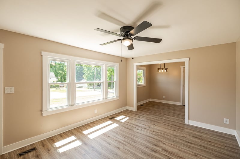 2017 Old Greenbrier Pike, Greenbrier, TN 37073