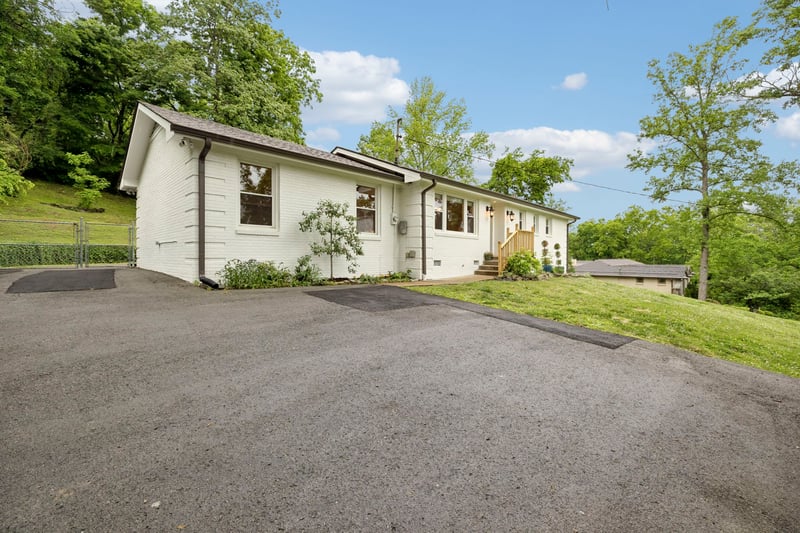 1276 Old Hillsboro Rd, Franklin, TN 37069