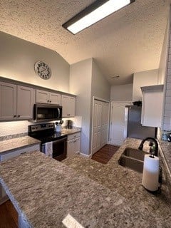 452 Golf Club Ln, Springfield, TN 37172