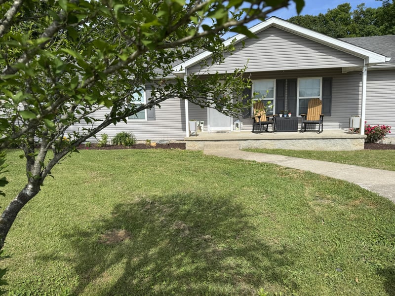 105 Larkins Dr, White Bluff, TN 37187
