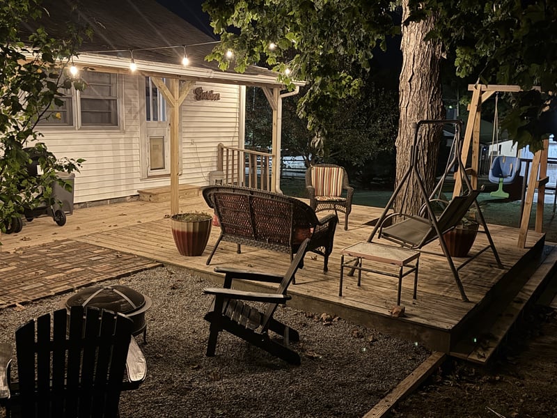 701 W 5th St, Dickson, TN 37055