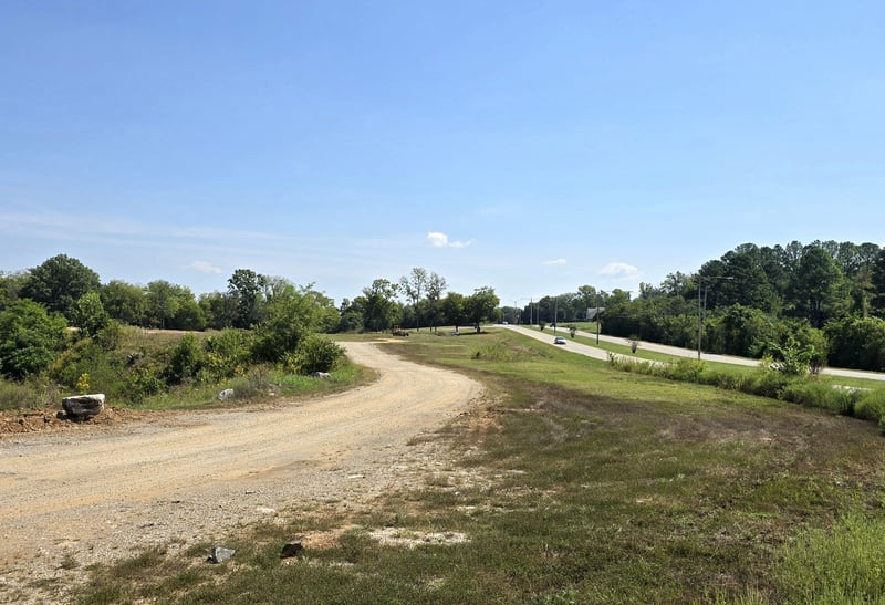 N James M Campbell Blvd, Columbia, TN 38401