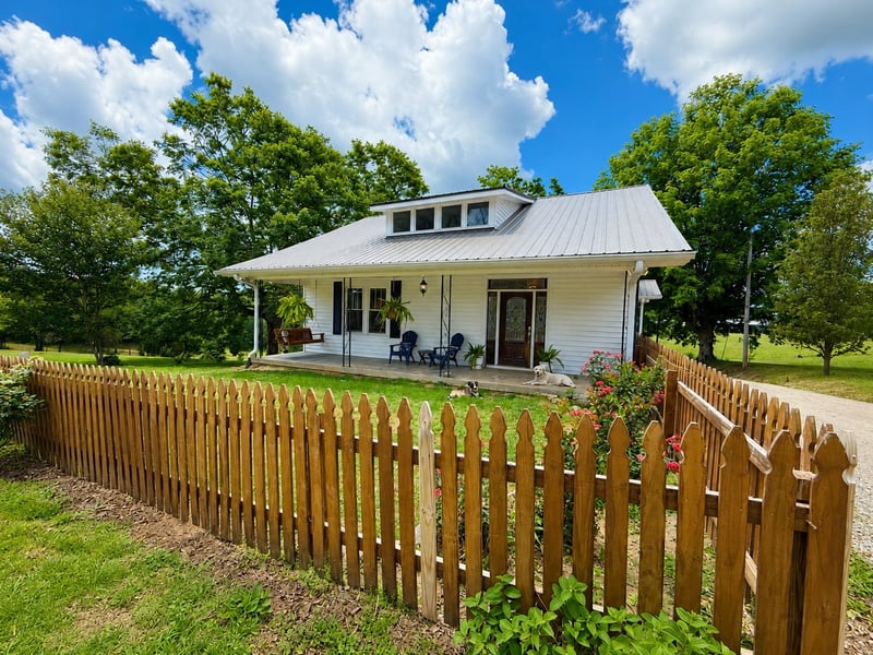 3135 Vanleer Hwy, Charlotte, TN 37036