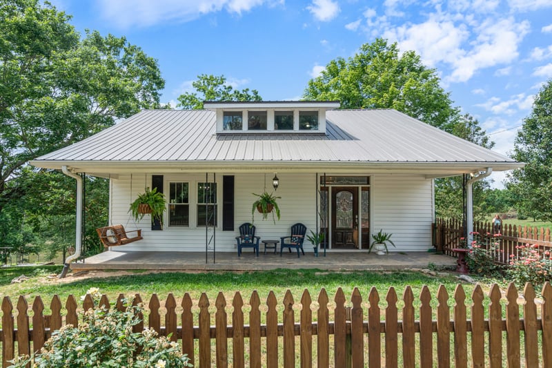 3135 Vanleer Hwy, Charlotte, TN 37036