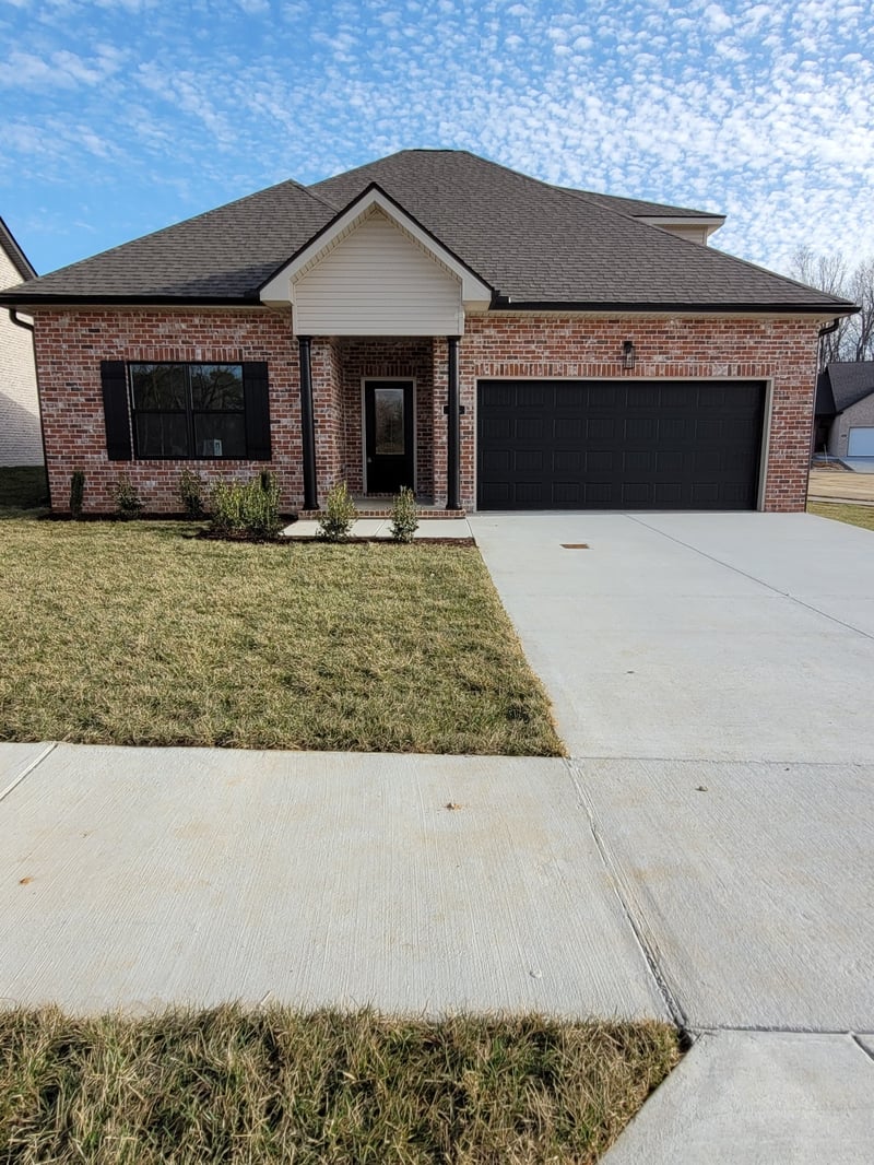 213 Sandalwood Way, Dickson, TN 37055