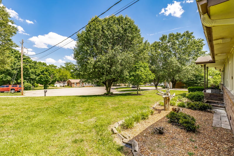 204 Bryan House Dr, Goodlettsville, TN 37072