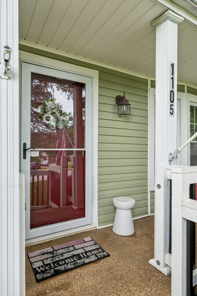 1105 Blythe Ct, Nashville, TN 37221