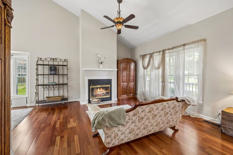 1105 Blythe Ct, Nashville, TN 37221