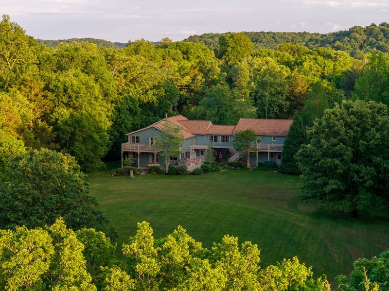 1098 Fred Gibbs Rd, White Bluff, TN 37187