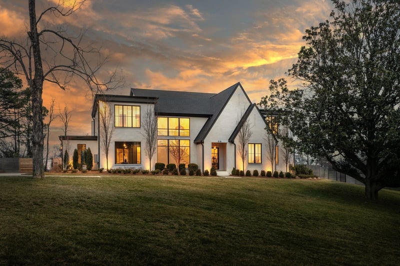818 Brentview Dr, Nashville, TN 37220