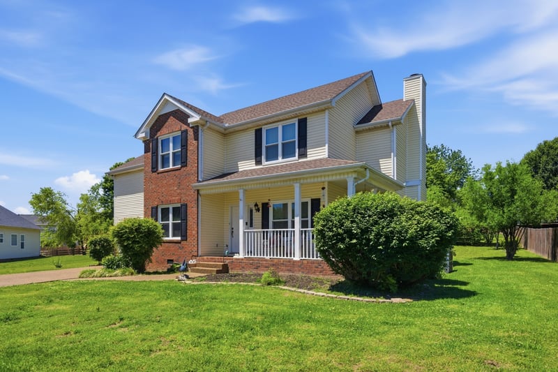 2204 Iroquois Pl, Thompsons Station, TN 37179