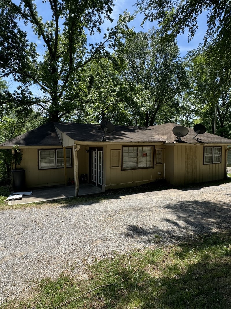 696 Laura Ln, Lebanon, TN 37087