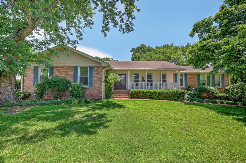 111 Countrywood Dr, Lebanon, TN 37087