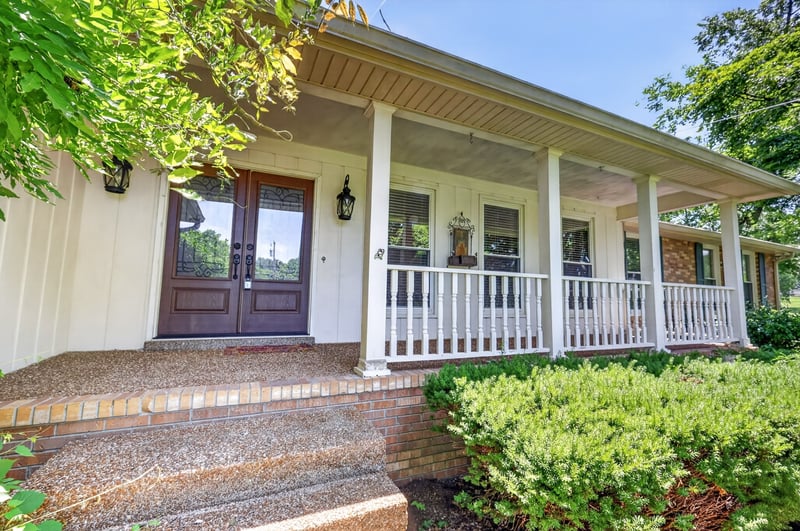 111 Countrywood Dr, Lebanon, TN 37087