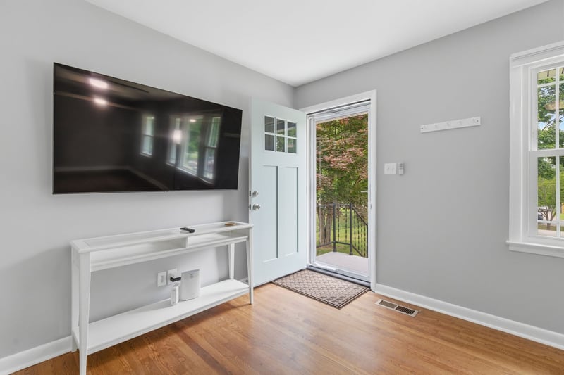 353 Melpar Dr, Nashville, TN 37211