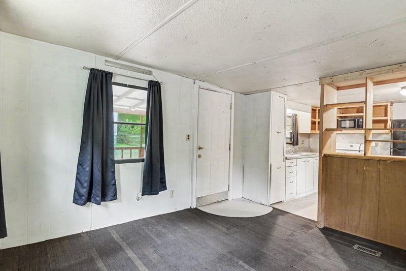 216 Brookhollow Dr, Ashland City, TN 37015
