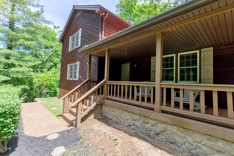 5050 Walkup Rd, Pegram, TN 37143