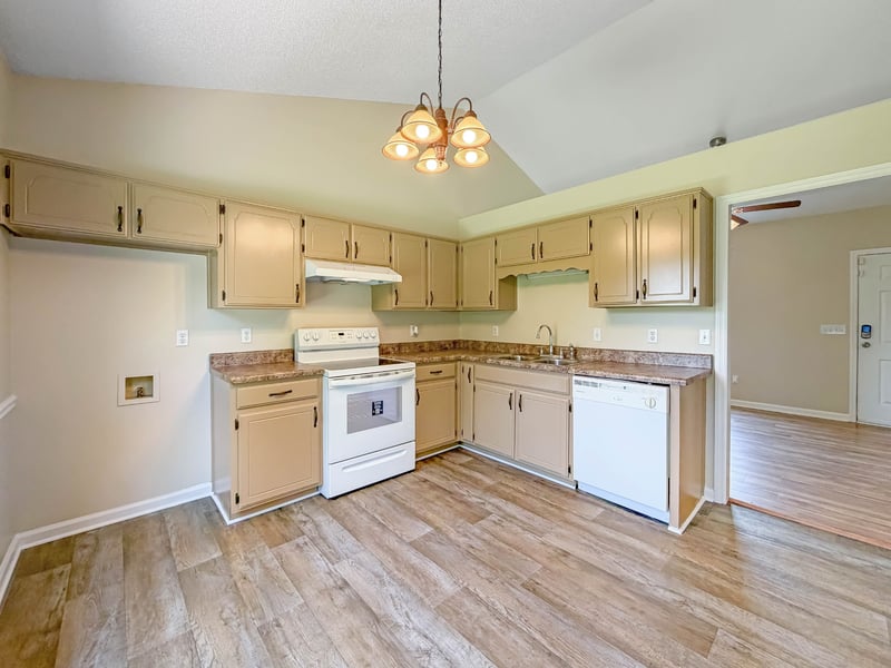 104 Frontier Ln, La Vergne, TN 37086