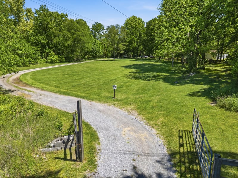 2561 Bell Rd, Watertown, TN 37184