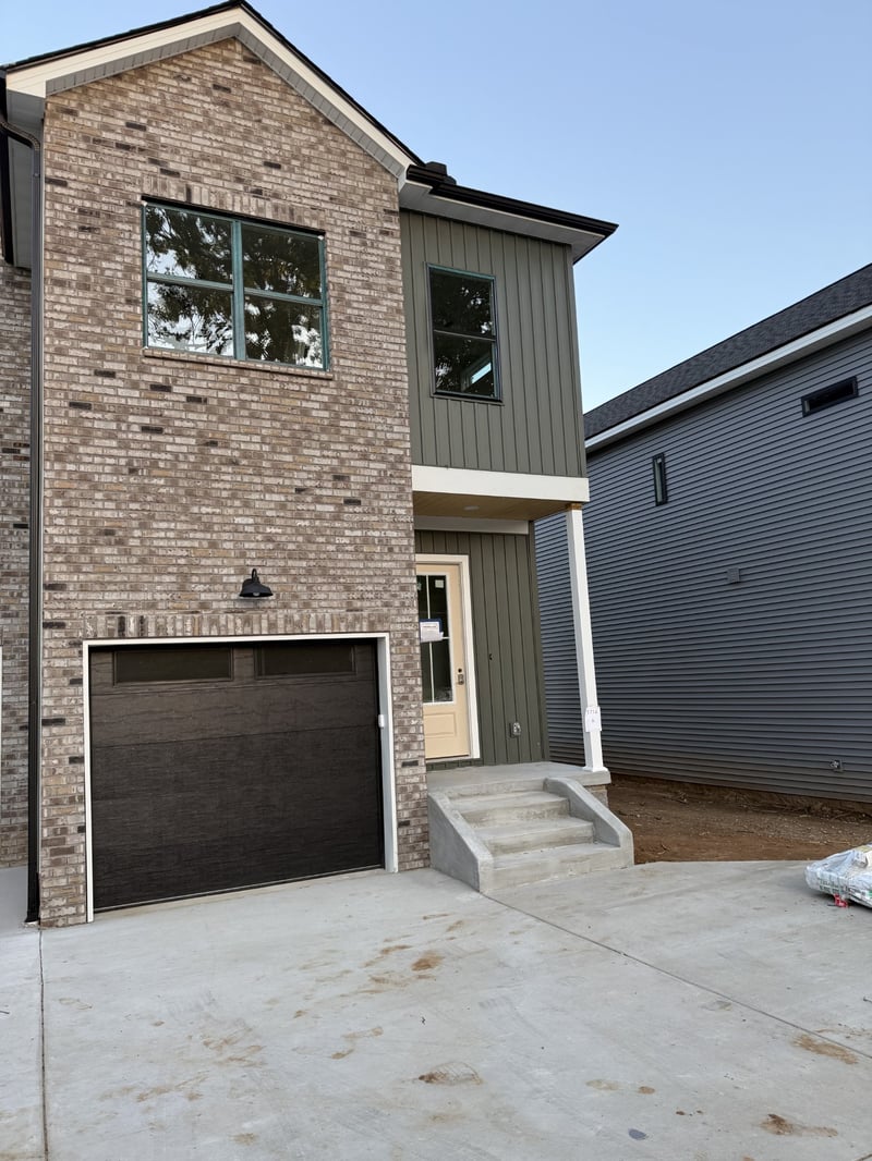 1714A River Dr, Nashville, TN 37218