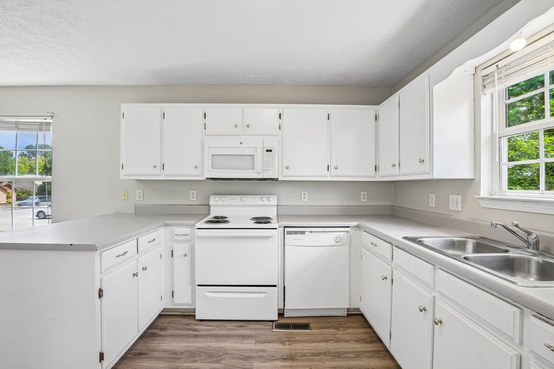 1338 Saint Andrews Dr, Murfreesboro, TN 37128