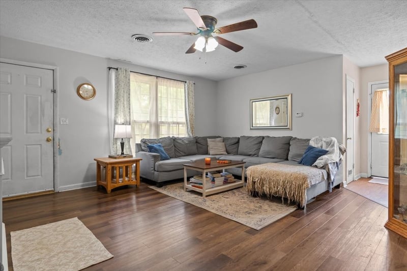 321 Kevin Dr, Dickson, TN 37055