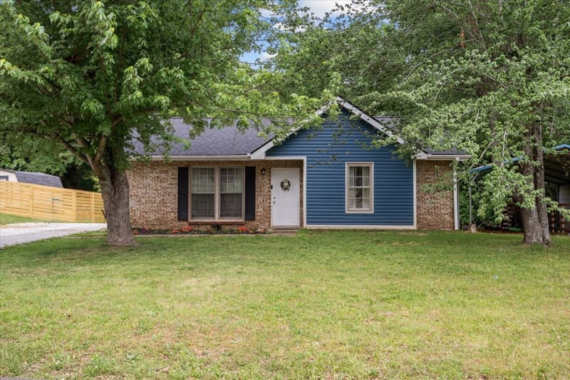 321 Kevin Dr, Dickson, TN 37055