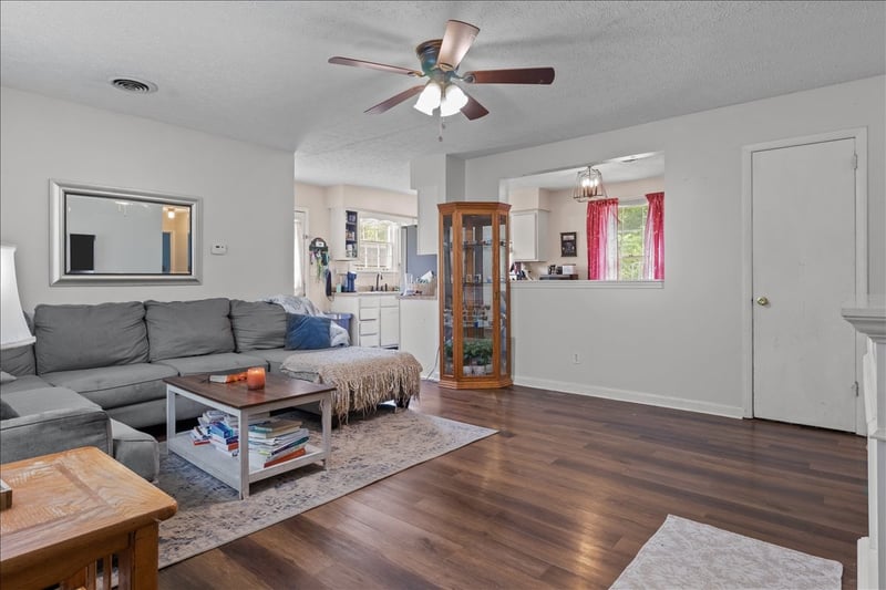 321 Kevin Dr, Dickson, TN 37055