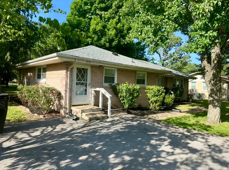910 Glenwood Dr, Murfreesboro, TN 37129
