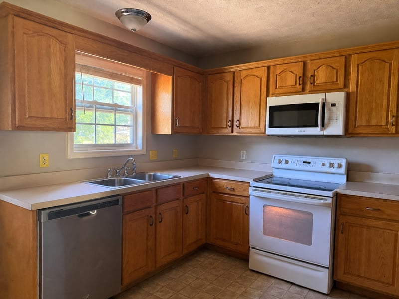 510 Corlew Cir, White Bluff, TN 37187