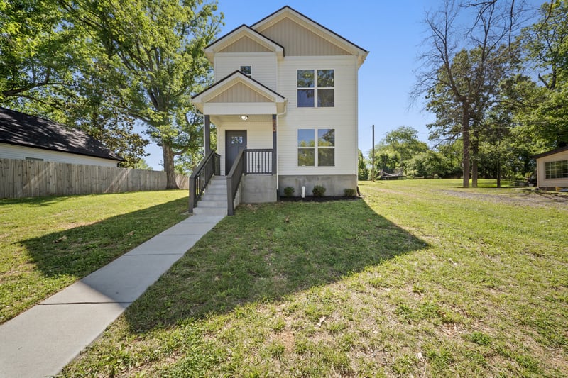704 Perry Dr, Springfield, TN 37172
