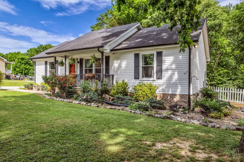 2017 Shawnee Ln, Greenbrier, TN 37073